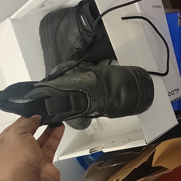 Used once....genuine leather great for winter wear and other seasons too - Picture 3 of 3